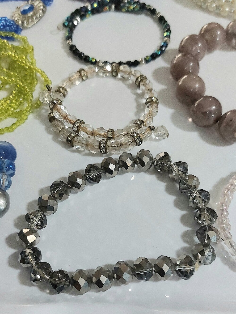 Vintage Bracelet Lot - Womens Jewelry Glass, Beaded, Plastic - Picture 3 of 13